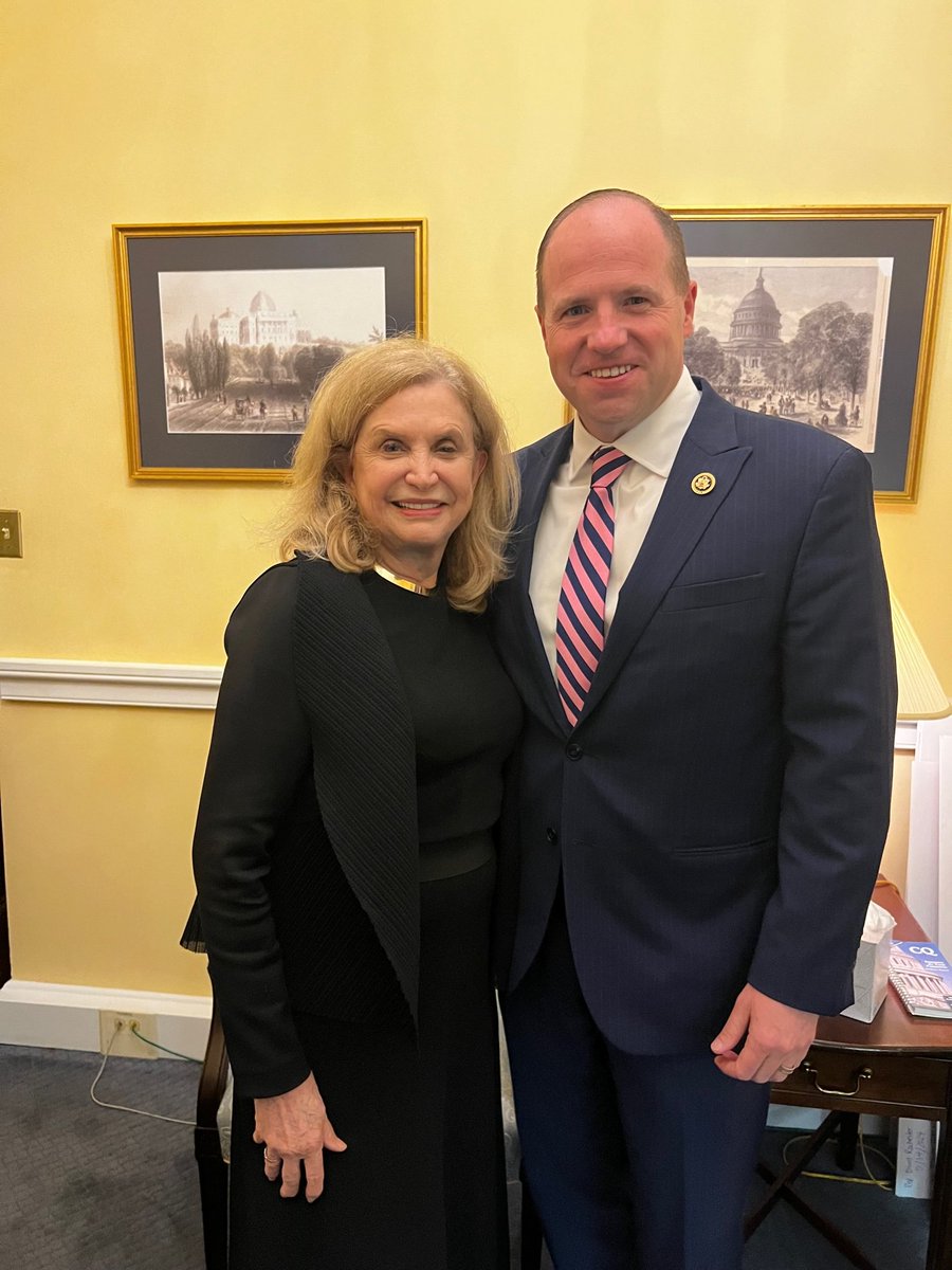 CarolynBMaloney's tweet photo. Join @RepTimKennedy and I in advacing the Equal Rights Amendment!

So glad to join him at the U.S. Capitol yesterday where he signed the Discharge Petition, and our https://t.co/olkqTZXb4F petition!

Thank you for fighting for women's rights, Tim! #sign4era #ERA https://t.co/4qRPBV7o0V