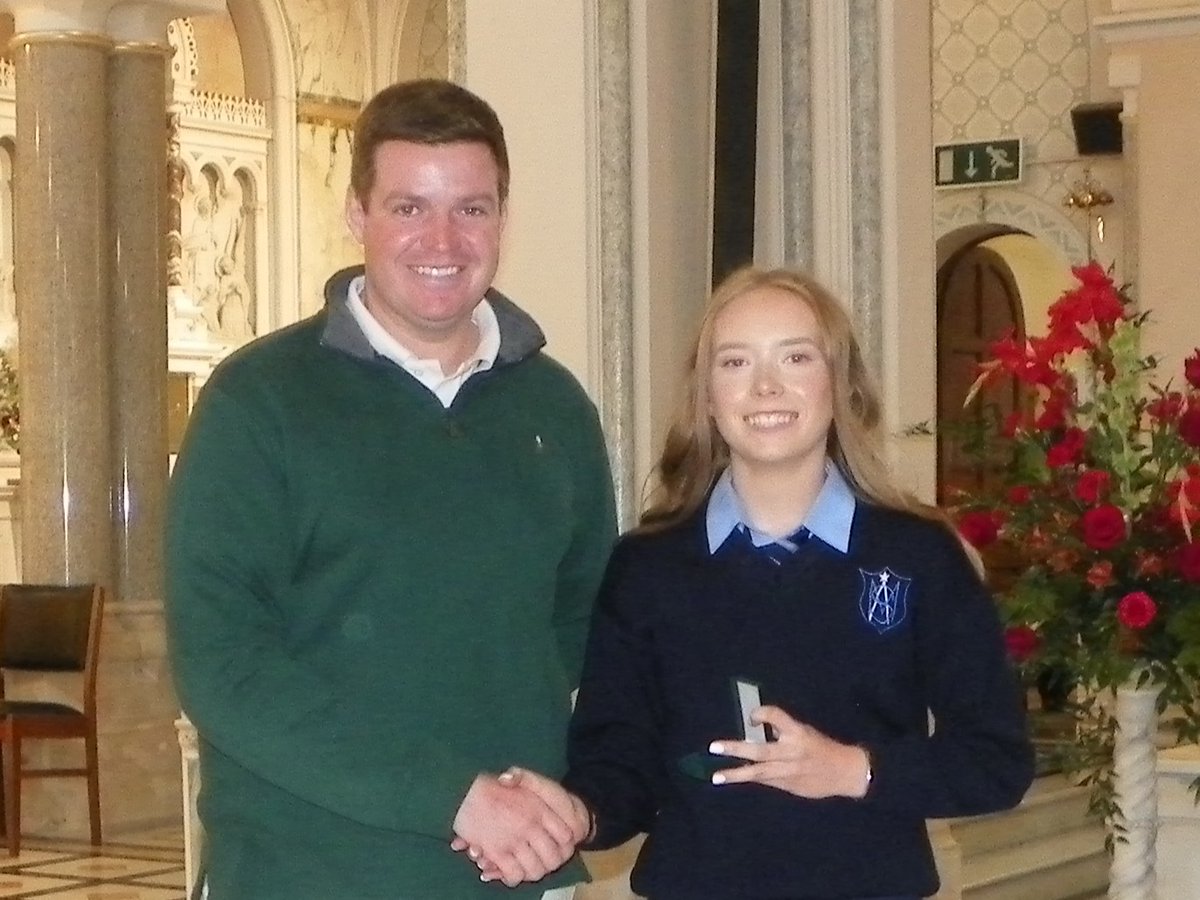 Grace McInerney's considerable contribution to sport over the past five years was honored with a medal. #Graduation #Classof2024 #LeavingCert #SchoolCommunity 🏅⚽️