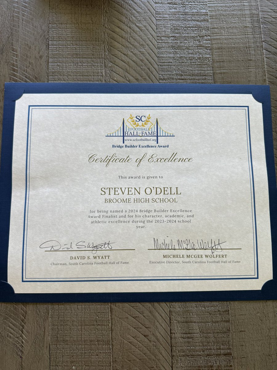 It was an honor to be nominated for the BBEA. Thank you to everyone who
made this great award possible. Happy #BBEA24Day! <a href="/SCFootballHOF/">SCFootballHOF</a>