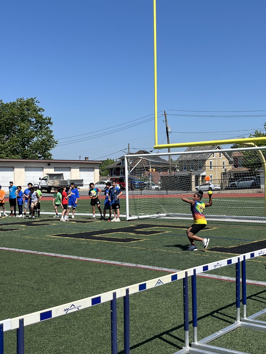 Congratulations to all of the 16 @BethlehemAreaSD elementary schools for their participation in today’s 5th Grade Track meet. Our students showed tremendous sportsmanship and school spirit #BASDcommunity