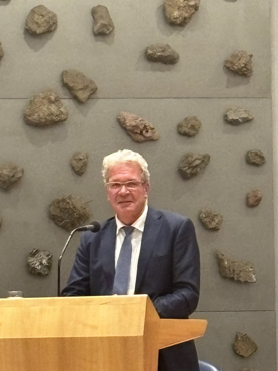 djhvandijk's tweet photo. Première in vak K https://t.co/kBSavpmcM4
