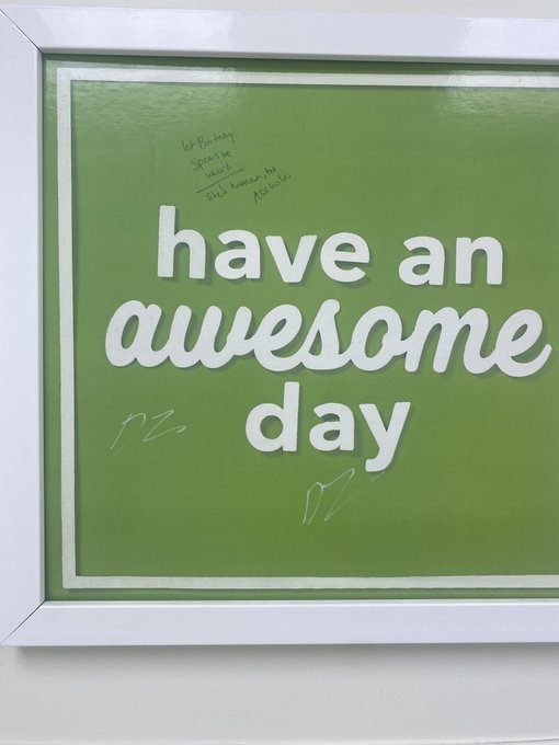 Someone wrote this in the store lollll yaasssssss #britneyspears @britneyspears https://t.co/mdmuup9<a href="/tag/britneyspears"class="tags"><span>#britneyspears</span></a>