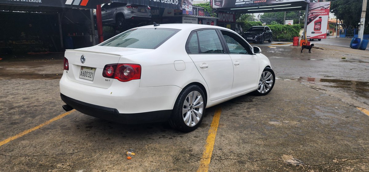 abelnotmartinez's tweet photo. #SeVende Volkswagen Jetta Wolfsburg Edition 2.0TSI Mecánico 6 cambios 2010.

Estoy pidiendo por el carro $450, 000.00 negociable https://t.co/KTwOBZ3YTO
