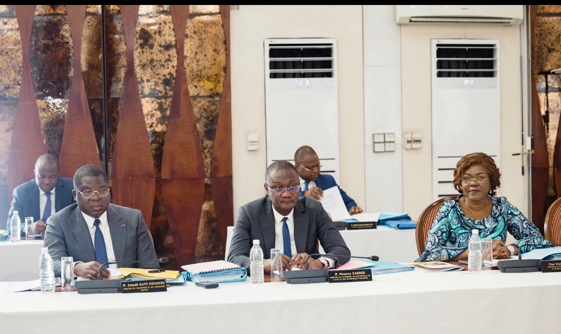 ThieryKouame's tweet image. Le Gouvernement a décidé de l’aménagement et du renforcement de la route Korhogo - Boundiali, d’une longueur de 98 km, avec une chaussée de 7,40 m de largeur, ⤵️