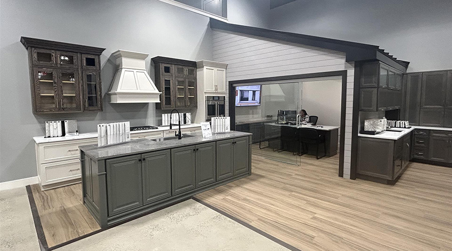 Visit our #Kitchenandbath design centers in Kutztown and Pottstown to see the latest in @durasupreme hand-crafted American-Made Custom & Semi-Custom Cabinetry.
#kitchenrenovation #bathroomrenovation