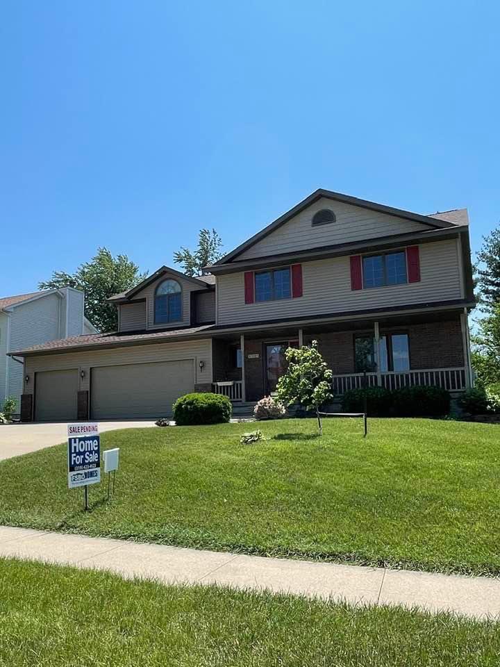 Congratulations Lori & Bill! Sale Pending in 18 days! ❤️ 🙏🏻 We have enjoyed working with you both. 

#thewaysellingahomeshouldbe #fsbohomescedarrapids #fsbohomescom #FSBOHOMES #marioniowa #RealEstate #cedarrapidsiowa #cedarrapidsrealestate #hiawathaiowa