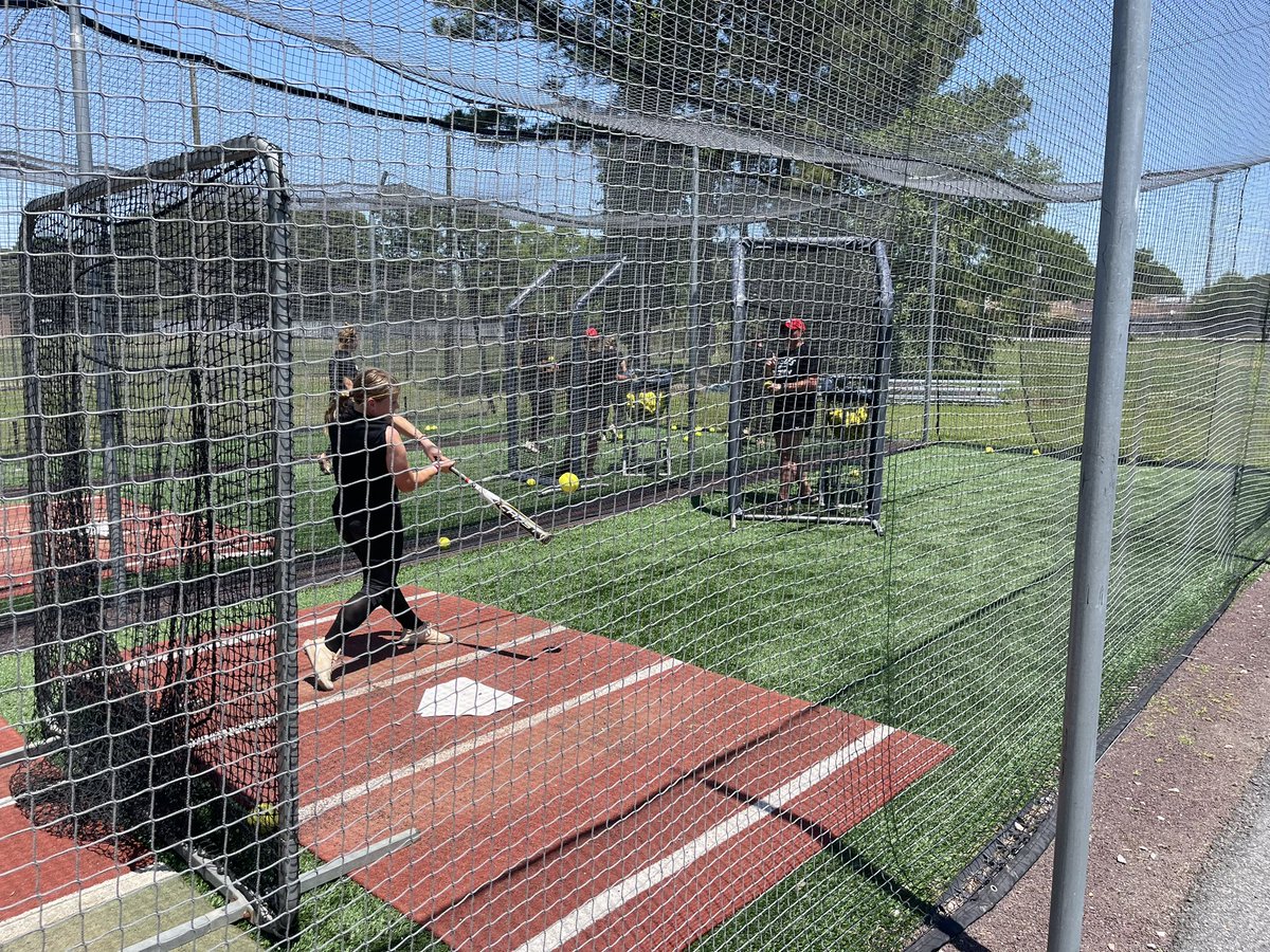 Hey fans! <a href="/MuskingumUnivSB/">Muskingum Softball</a> had its final practice in Va. Beach before opening Super Regional play on Thur. The energy is high &amp; the team is ready to shine. Let’s Go! Muskies vs. Everybody! 🥎🔥😤 <a href="/brandonhannahs/">Brandon Hannahs</a> <a href="/DresdenBuzz/">dresdenbuzz</a> <a href="/WHIZscores/">WHIZ Sports</a> <a href="/OHAthleticConf/">Ohio Athletic Conference</a> <a href="/Orbit907News/">Orbit Media</a> <a href="/AVCSCORES/">AVC Sports</a>