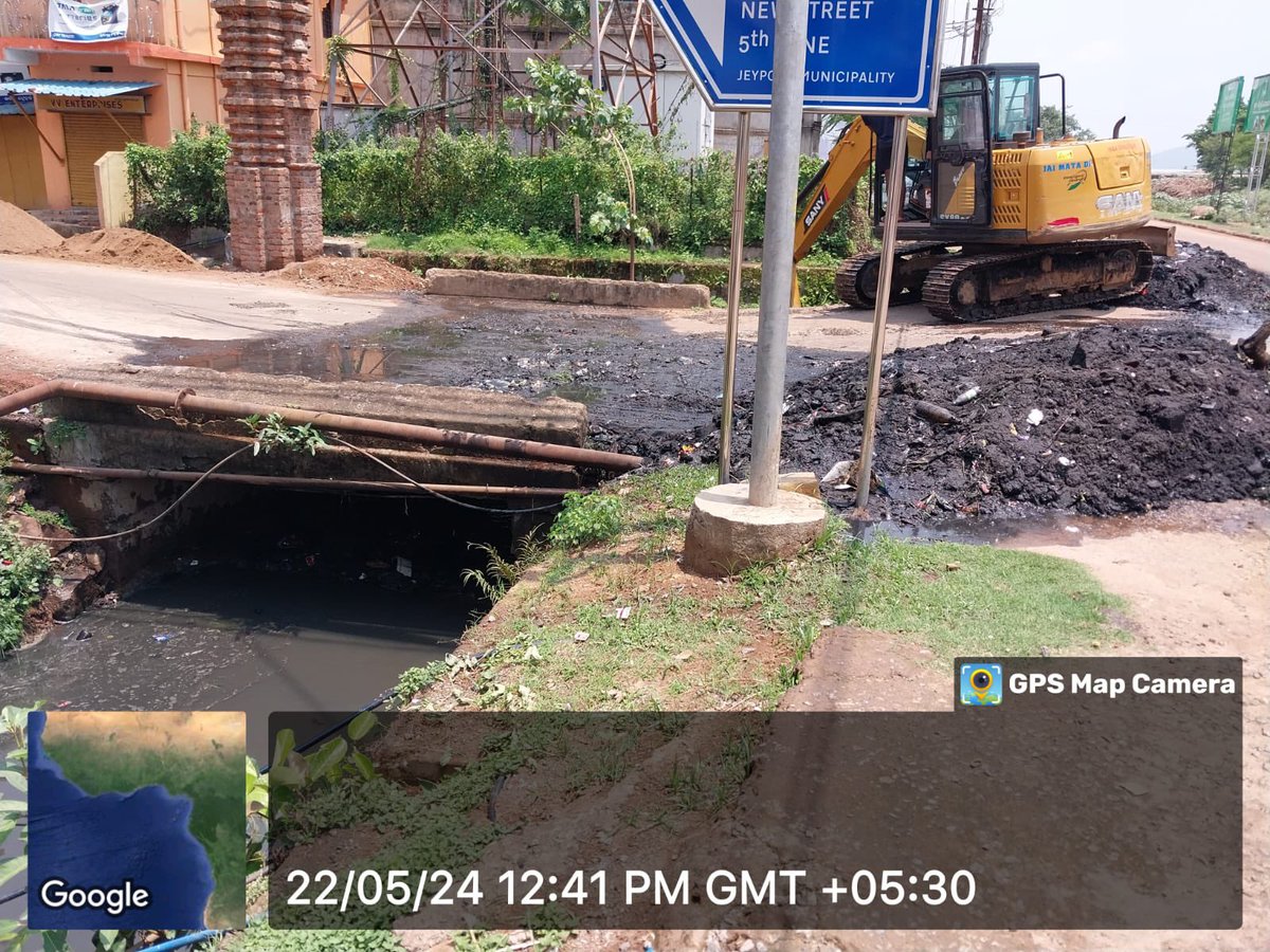 Desilting of major drains going on at jeypore muncipality @dmkoraput @sbmodisha . All  major drains shall be covered and all street side drains are being cleaned as well .
