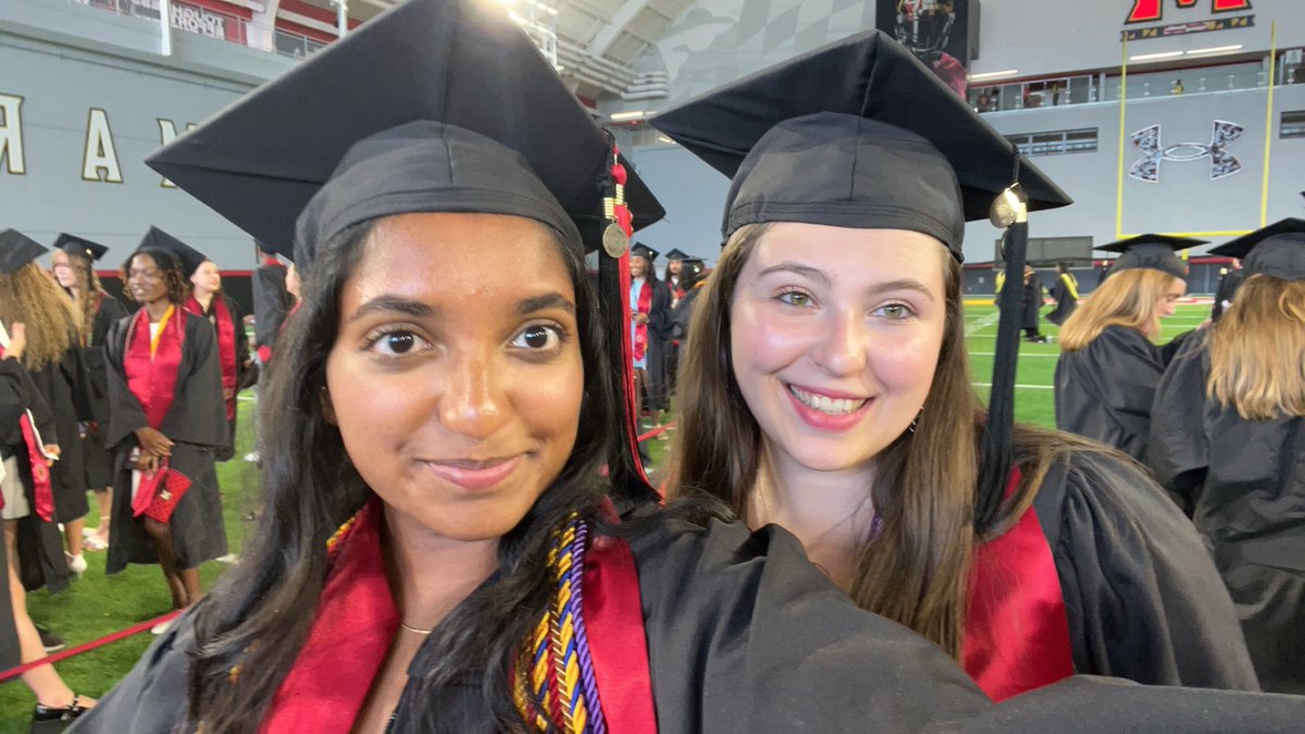 KaraThompson01's tweet photo. Thrilled to finally be able to say that I'm #merrillmade! 

Thank you to @merrillcollege and @UofMaryland (and @shifradayak) for the past four years. I had the best experiences and professors anyone could ask for ❤️

Terps forever 🐢 https://t.co/GNxMWl78Vq