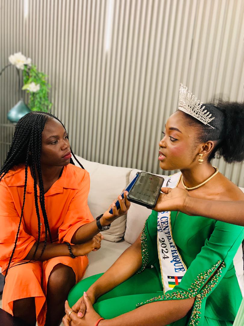 La #MissCentrafriqueFrance #KathyMeya en Centrafrique pour renouer le lien avec ses origines. Elle a décidé de répondre à quelques questions de notre rédaction. Suivez son portrait sur notre page #OubanguiMedias