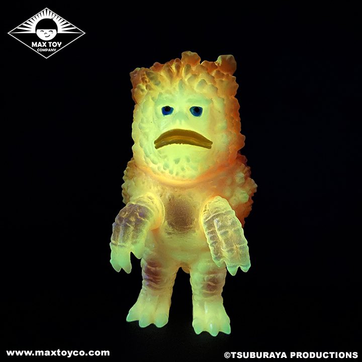 maxtoyco's tweet photo. Glow Garamon ! Only a few left via https://t.co/kM6KBqaeYV 🎉 Licensed from Tsuburaya Productions 👍 Fully made in Tokyo ! #maxtoy #maxtoyco #sofubi #ultraman #kaiju #garamon #monster https://t.co/7D1ZqTC2NN