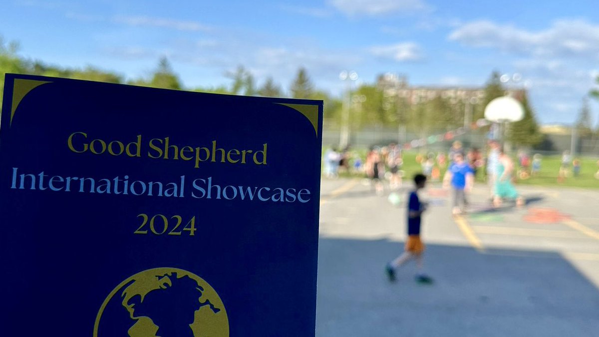 🌎Our #ocsbInternational Team was thrilled to be part of the International Showcase @GShepherdOCSB last week. Over 15 countries were represented at the event and display tables included lots of exciting items, from food and toys to traditional clothing and dance! #ocsbBeCommunity