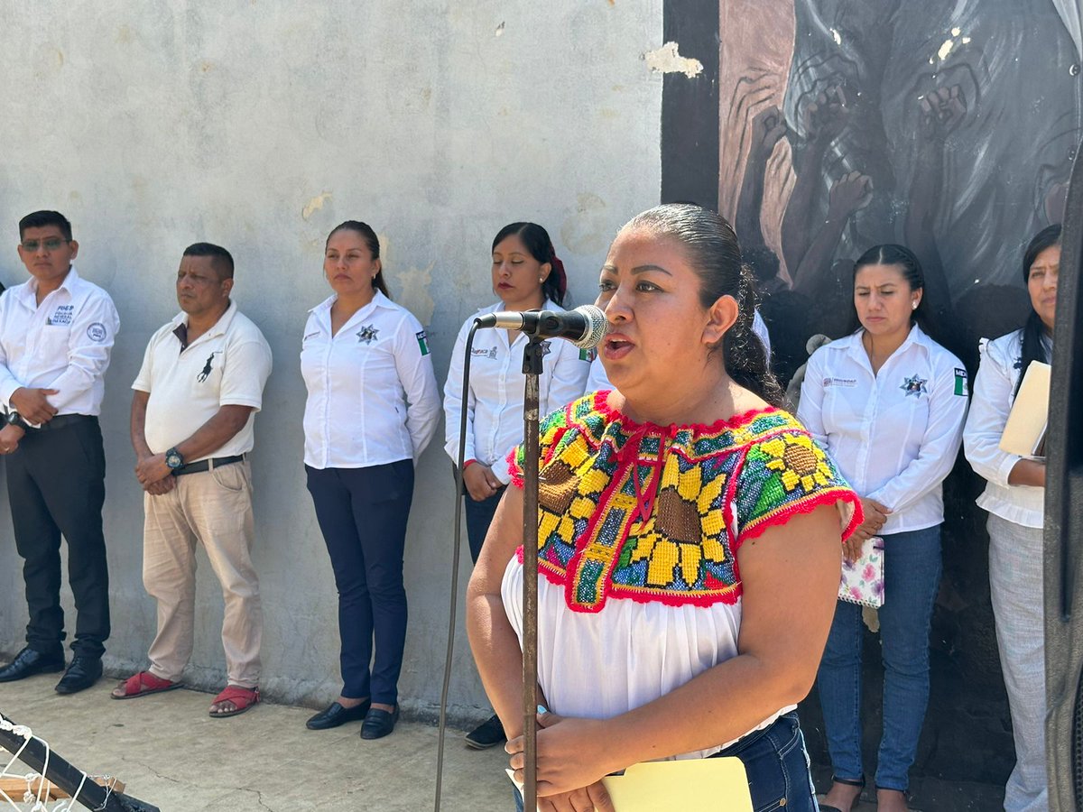 tsjoaxaca's tweet photo. Escuchar y atender a las personas privadas de libertad es parte de la protección de los derechos humanos, por ello, personal de la @DerechosHumaCJO y la Visitaduría, participaron en la quinta audiencia penitenciaria realizada en el Centro Penitenciario de Santa Catarina Juquila. https://t.co/PgsAlA7oCm