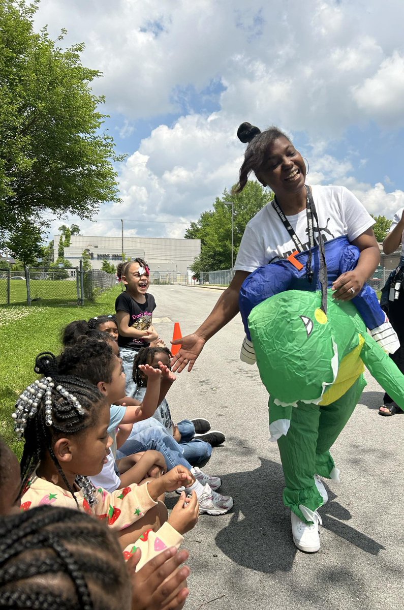 DawsonOrmanECH's tweet photo. INFLATABLE RACES! Students and staff had a great time cheering on their favorite inflatables.  Special kudos to Ms. Pig and Ms. Shark for taking a tumble but still finishing the race..... nothing a little bandage can't fix! @JCPSEARLY @BrumbackHeather https://t.co/B3wpxN8mcG