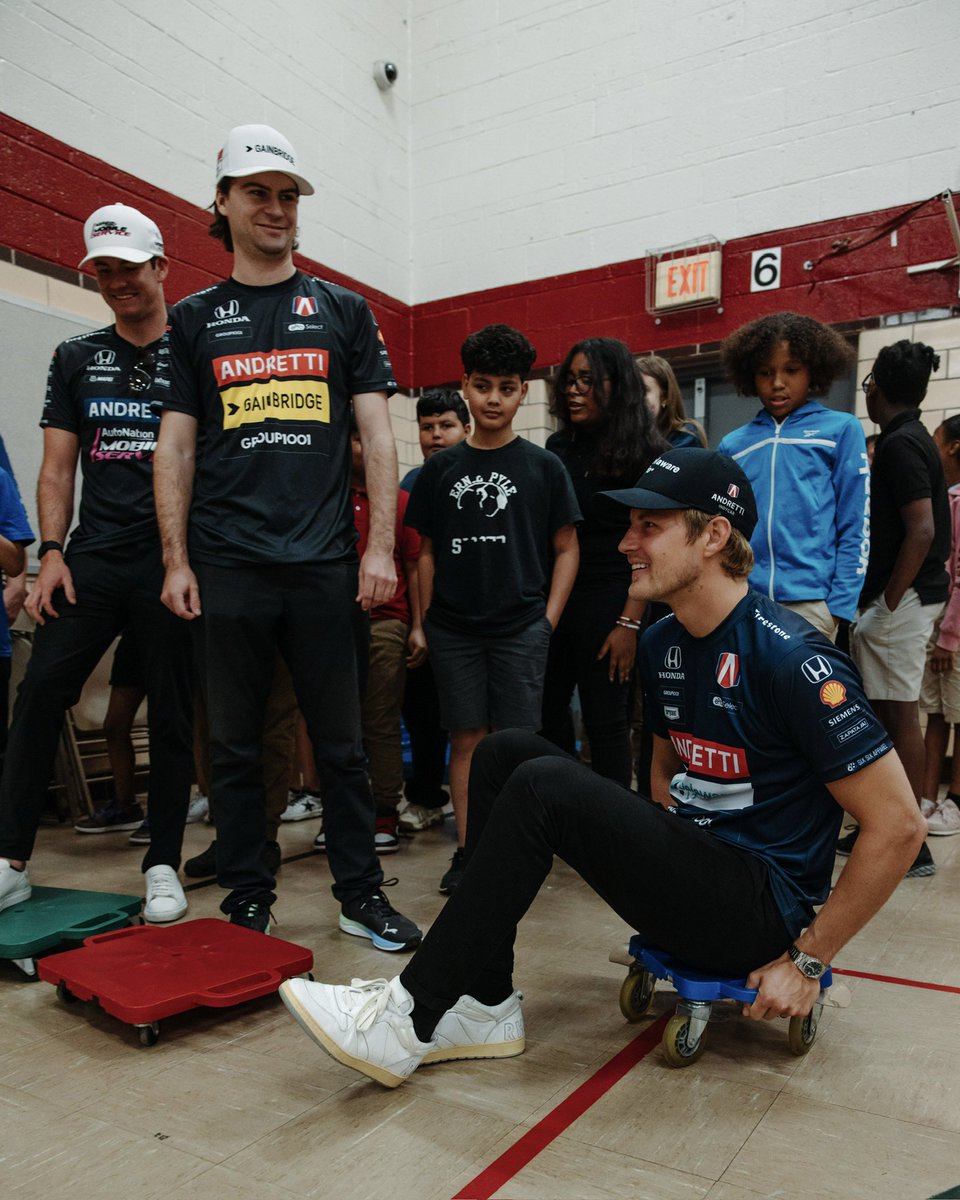 Took the guys back to school 🤭 📚 Colton, Kyle, Marcus and Marco visited Ernie Pyle School 90 where they got to hang out and play games with some of their students 🙌