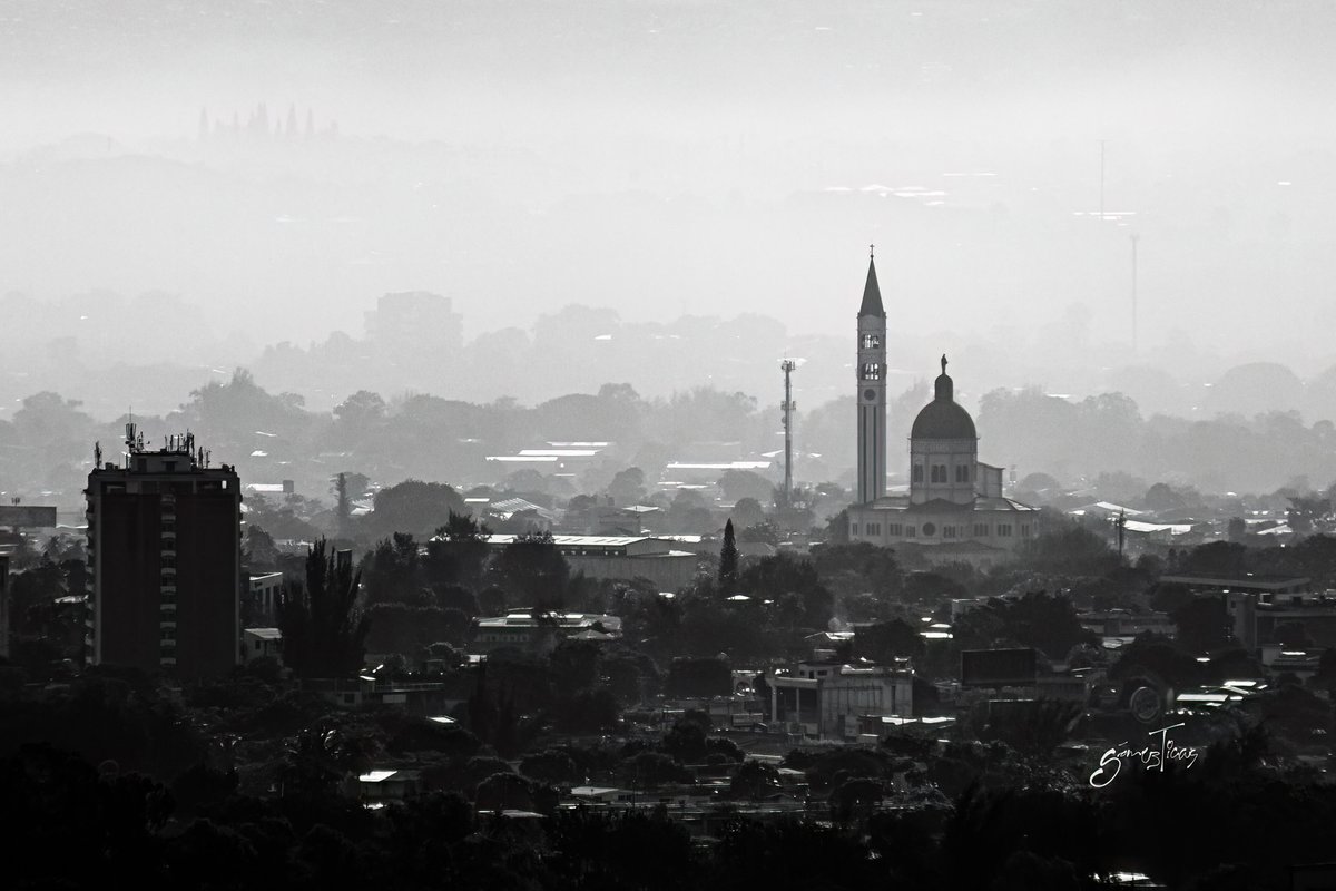gomezTicas's tweet image. Picture of the day: Don Rúa
.
.
.
#ElSalvador #Parroquia #MariaAuxiliadora #SanSalvador #bayareaphotographerz #canon #canonusa