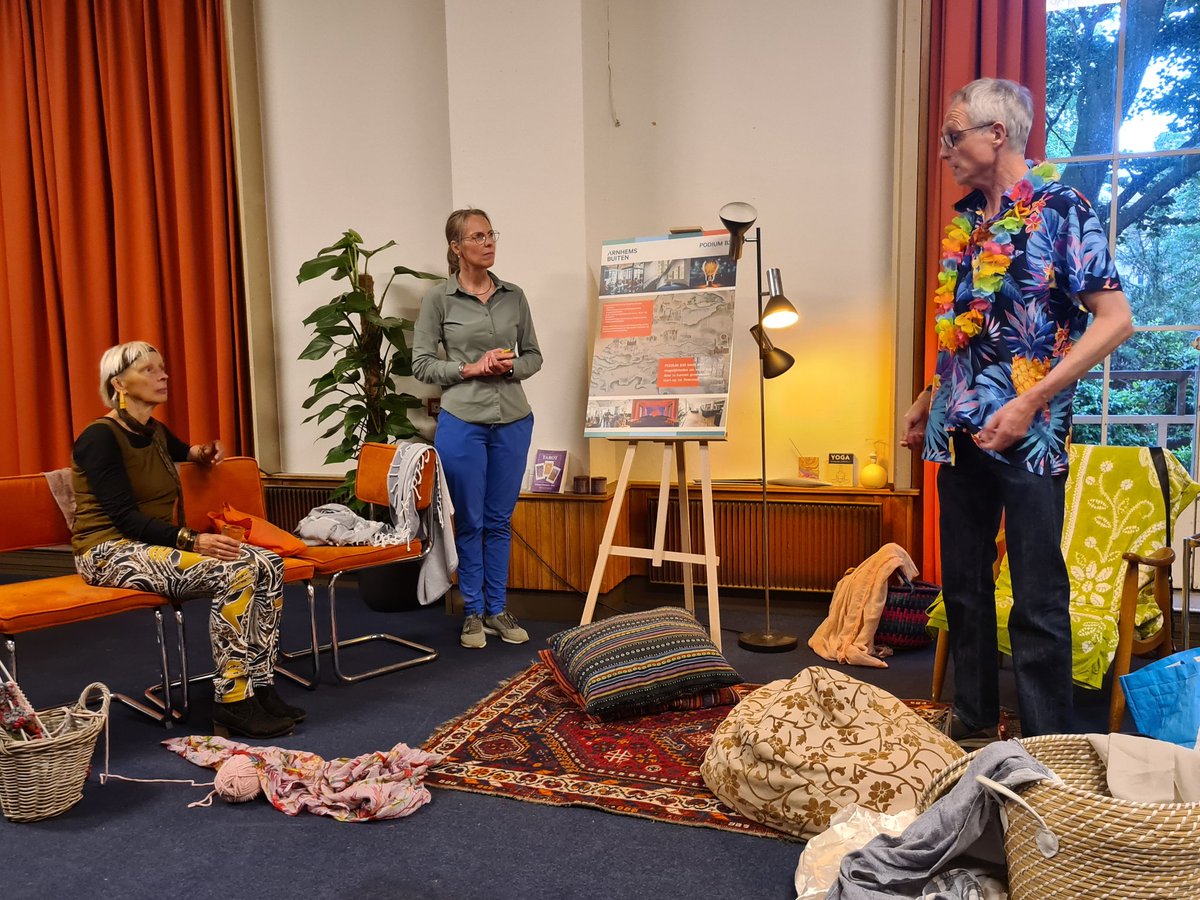 Nog 2 weken voor de #generale van onze nieuwste #voorstelling 'Waterdragers' <a href="/ArnhemsBuiten/">ArnhemsBuiten</a>. Heerlijk stuk over de ambtelijke wereld bijeenkomst gemeente. Met muziek!! Benieuwd? Kom kijken, en luisteren, tussen 6 en 15 juni as.