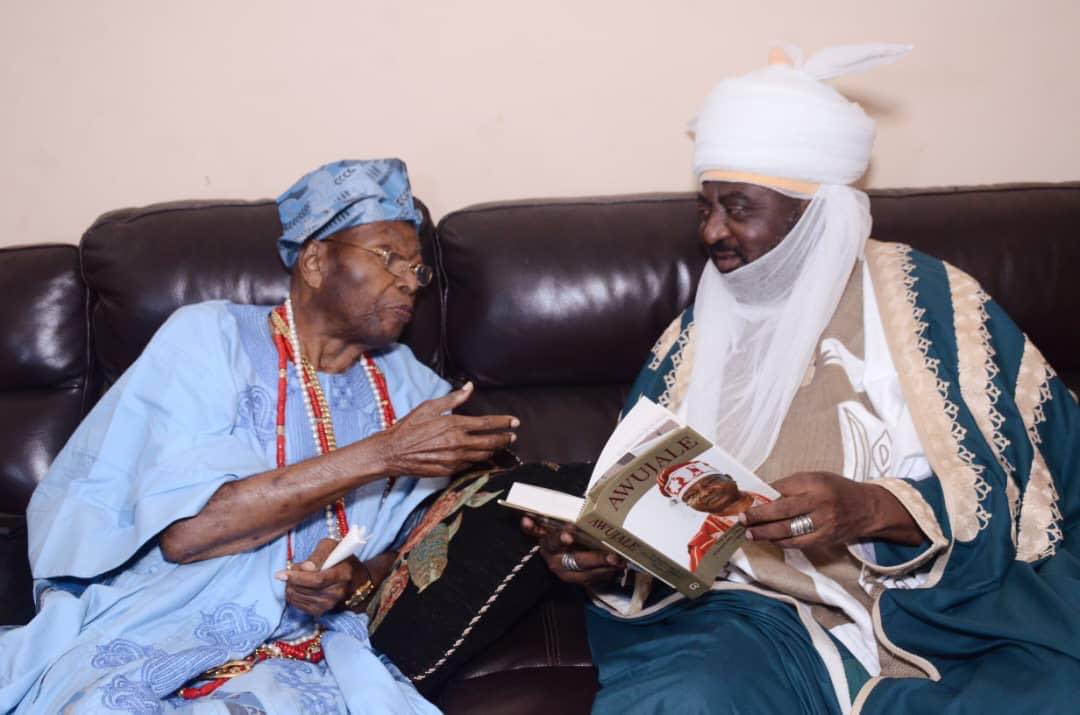 Emir of Kano In Ijebu Ode, Felicitates With Awujale On 90th Birthday The Emir of Kano, Alhaji Ahmad Ado Bayero, has paid homage to the Awujale and Paramount ruler of Ijebuland, Alaiyeluwa Oba (Dr.) Sikiru Kayode Adetona, CFR, GCON, JP, Ogbagba II, to felicitate him on his 90th