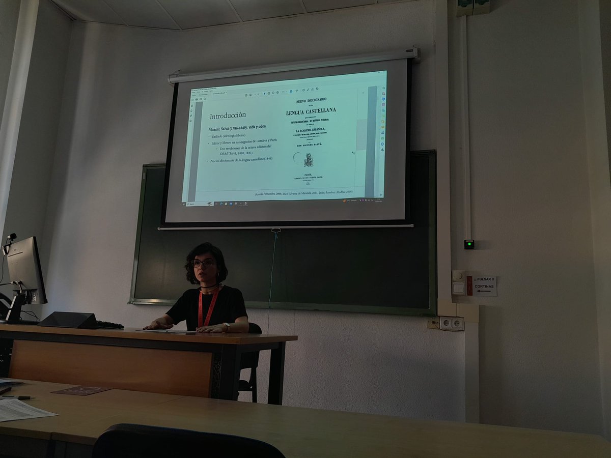 BibliotecaBVFE's tweet photo. Algunos de los miembros de la BVFE se han desplazado a Murcia para participar en el X Congreso Internacional de Lexicografía Hispánica. 
Hoy tuvieron lugar las comunicaciones de @Carmen_MarCua y @LeticiaGCor, y la presentación del libro de Jaime Peña Arce 👏📚 https://t.co/Ru1bKspFZg
