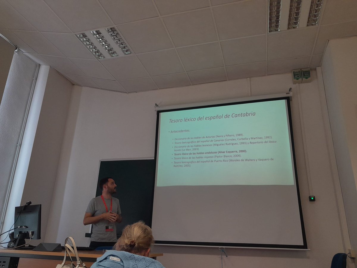 BibliotecaBVFE's tweet photo. Algunos de los miembros de la BVFE se han desplazado a Murcia para participar en el X Congreso Internacional de Lexicografía Hispánica. 
Hoy tuvieron lugar las comunicaciones de @Carmen_MarCua y @LeticiaGCor, y la presentación del libro de Jaime Peña Arce 👏📚 https://t.co/Ru1bKspFZg