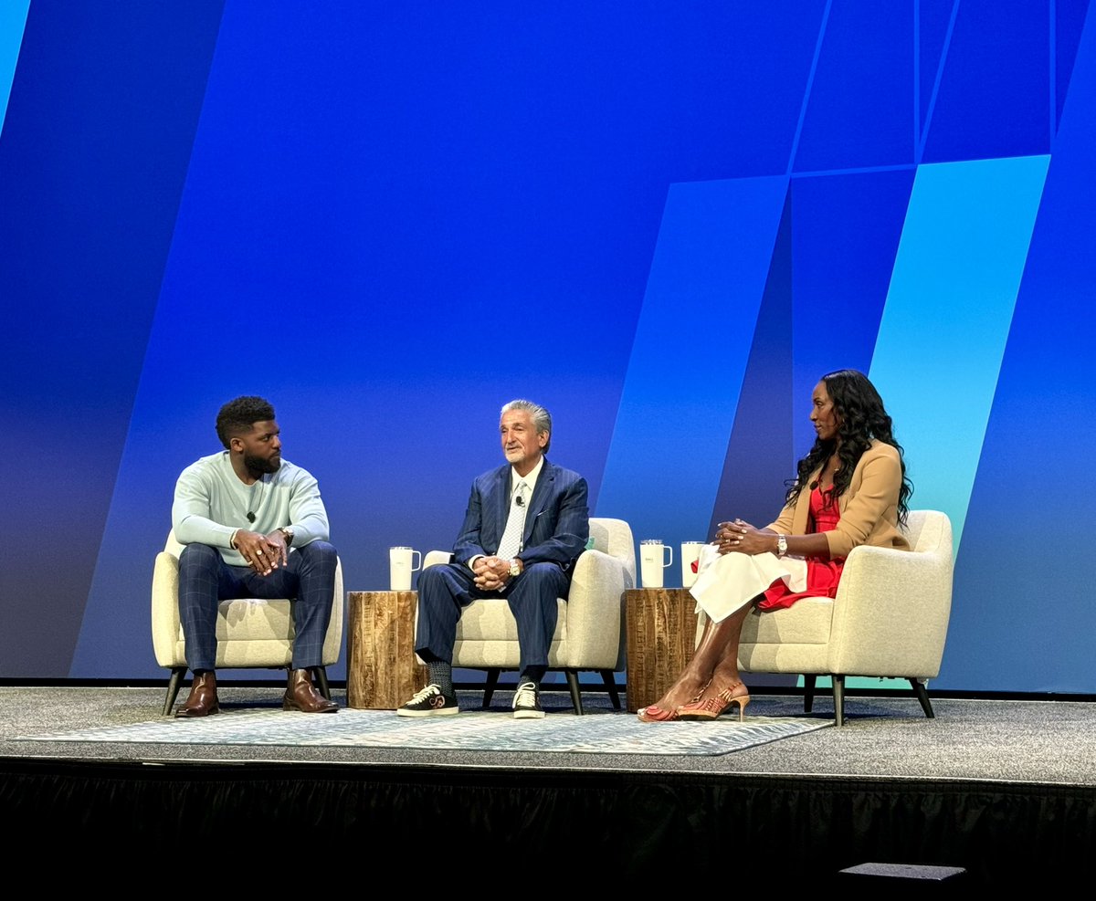 Talking the impact of AI on the sports industry at #DellTechWorld in Las Vegas with @LisaLeslie and @EmmanuelAcho. Great people and an important conversation hosted by one of the great companies @DellTech!