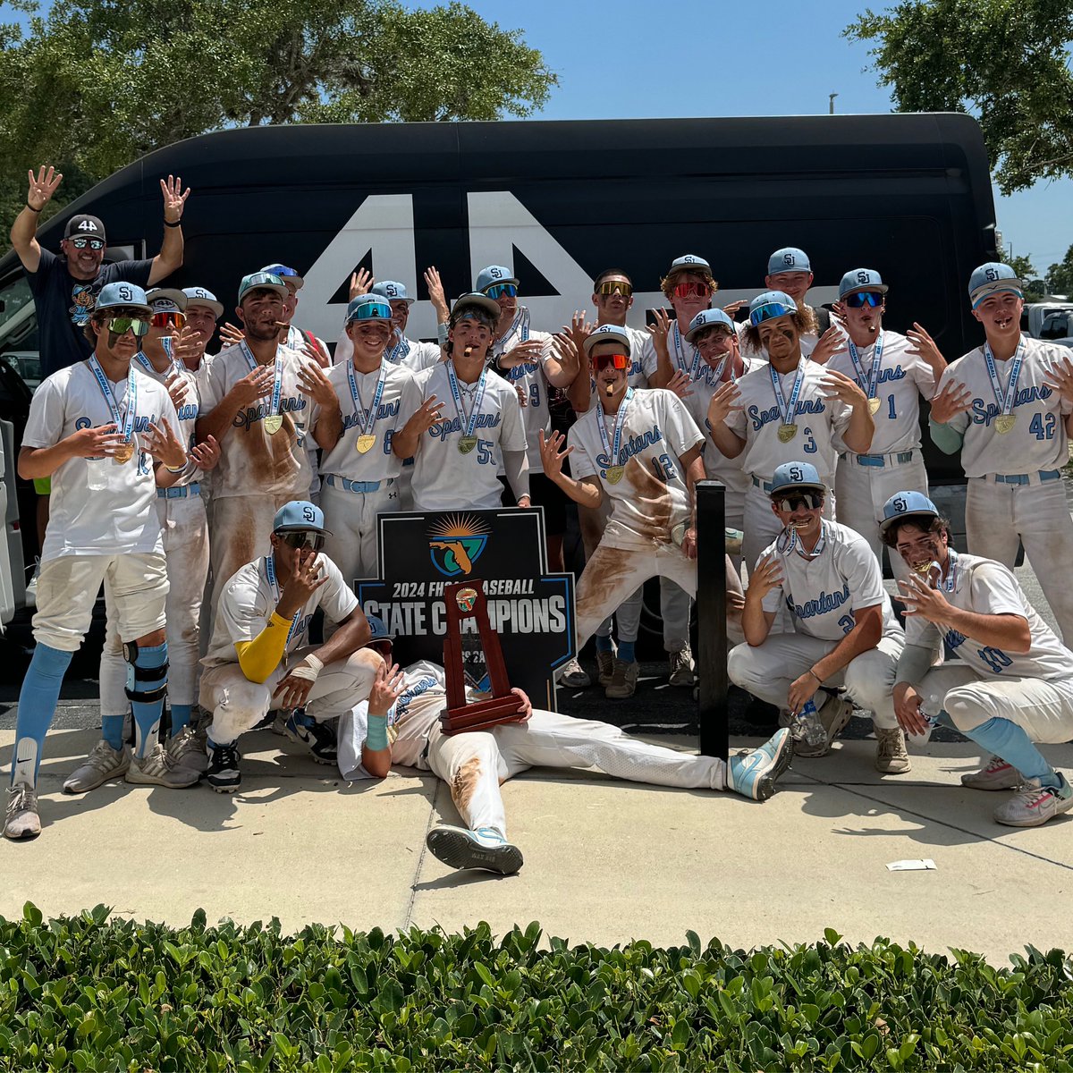 Congratulations to the 2024 H.S. State Champs and 44 Pro elite partner school @SJCDbaseball in Jacksonville FL. We told you 44 Pro bats are 🥵!
