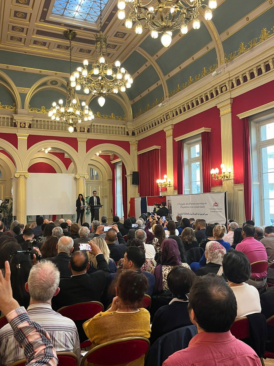 samiabadat's tweet photo. Accueil ce soir a la @mairiedu16 avec @Jeremy_Redler d'un magnifique événement consacré à
"l'Égypte des pharaons, pays-refuge des Prophètes et de la Sainte Famille" en présence de dignitaires religieux de toutes les confessions. #dialogueinterreligieux #ChretiensdOrient #Coptes #Égypte #SainteFamille
