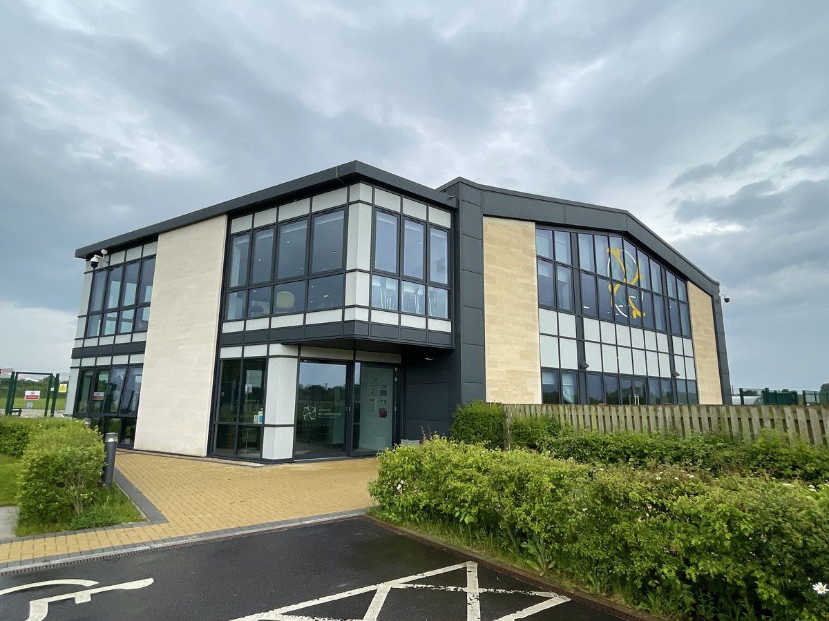MichaelS5216's tweet photo. Today #awpeprr @AWPNHS delivering training and exercising for the Major Incident Communications Day! 

Great to welcome back and thanks to @nigelkay for an informative presentation on Communications during an Emergency. 

Thanks to @WiltsAirAmbu for such a fantastic venue. https://t.co/PSKXCMKXDz