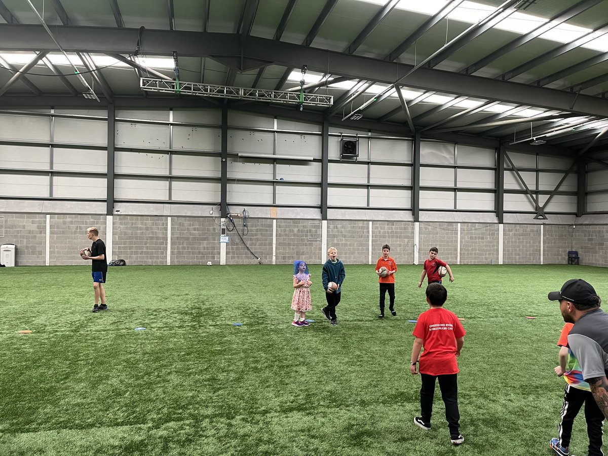 Another great @CymunedScarlets Llanelli ICC session this evening. A dozen participants having fun 🤩 Dodgeball ✅ Invasion games ✅ Loads of smiles ✅ Diolch as always @Jonnyevs_9 #WRUHub #JerseyForAll @WRU_Scarlets