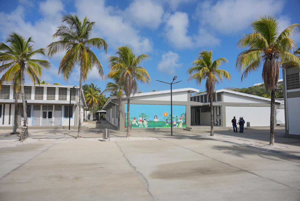 FondoFFIE's tweet photo. 🏝️¡En la isla de San Andrés estamos muy cerca de terminar la construcción de un nuevo colegio!🏗️🏫

👷‍♀️Hoy visitamos el Instituto Técnico Industrial y revisamos los detalles de esta obra de 2.938 metros cuadrados que para el segundo semestre del año acogerá a 760 estudiantes.📚 https://t.co/jb6juaoKzR