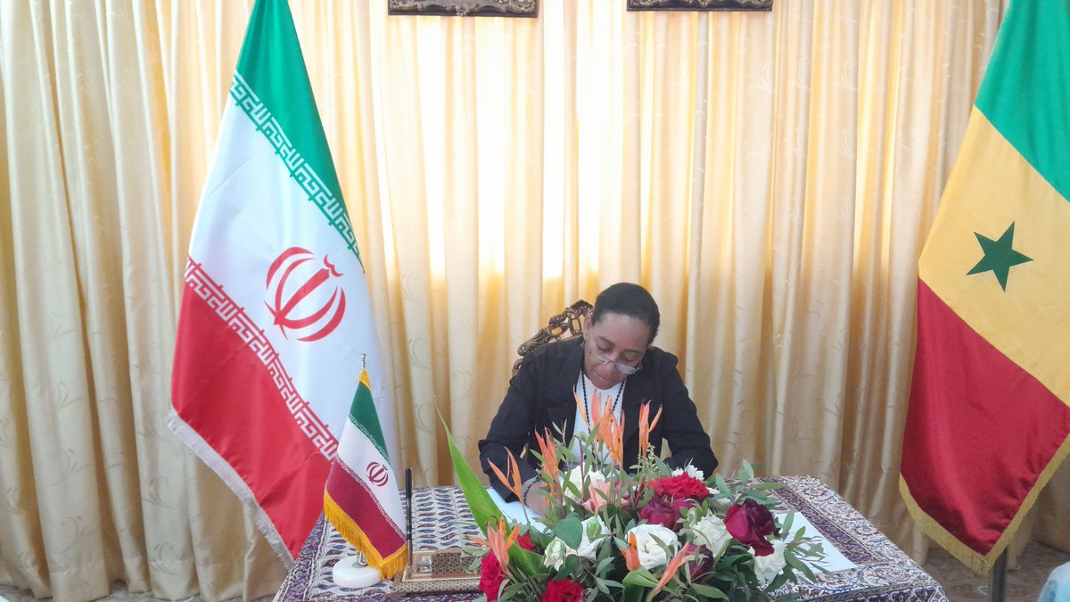 🖤| Embajadora @maydolis_sosa 🇨🇺 firmó hoy libro de condolencias abierto en la embajada de la República Islámica de #Irán 🇮🇷 en 🇸🇳por el fallecimiento del Pdte. Ebrahim Raisi, el ministro de Relaciones Exteriores y quienes lo acompañaban. #Cuba 🇨🇺🤝🇮🇷