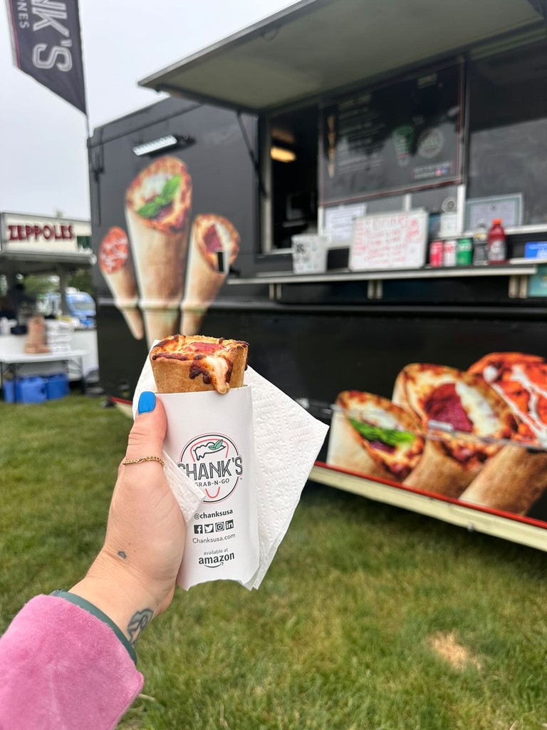 ChanksUSA's tweet photo. Tonight our food truck is in Northern Liberties in Philly for Spring Northern Liberties Night Market! Come find us on 2nd St. between Fairmount &amp; W. Laurel St. from 5pm-10pm! 😄🍕🍦

#northernliberties #nightmarket #philadelphia #philly #pizzapizza https://t.co/Lrz3slv33x