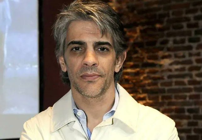 APARECIO, EL KUMPA, PABLO ECHARRI.

DIJO QUE EL EVENTO DE MILEI,  EN LUNA..., "ES UNA PAYASADA". SOBRE EL CASO, FERNANDO ESPINOZA, MUDO.