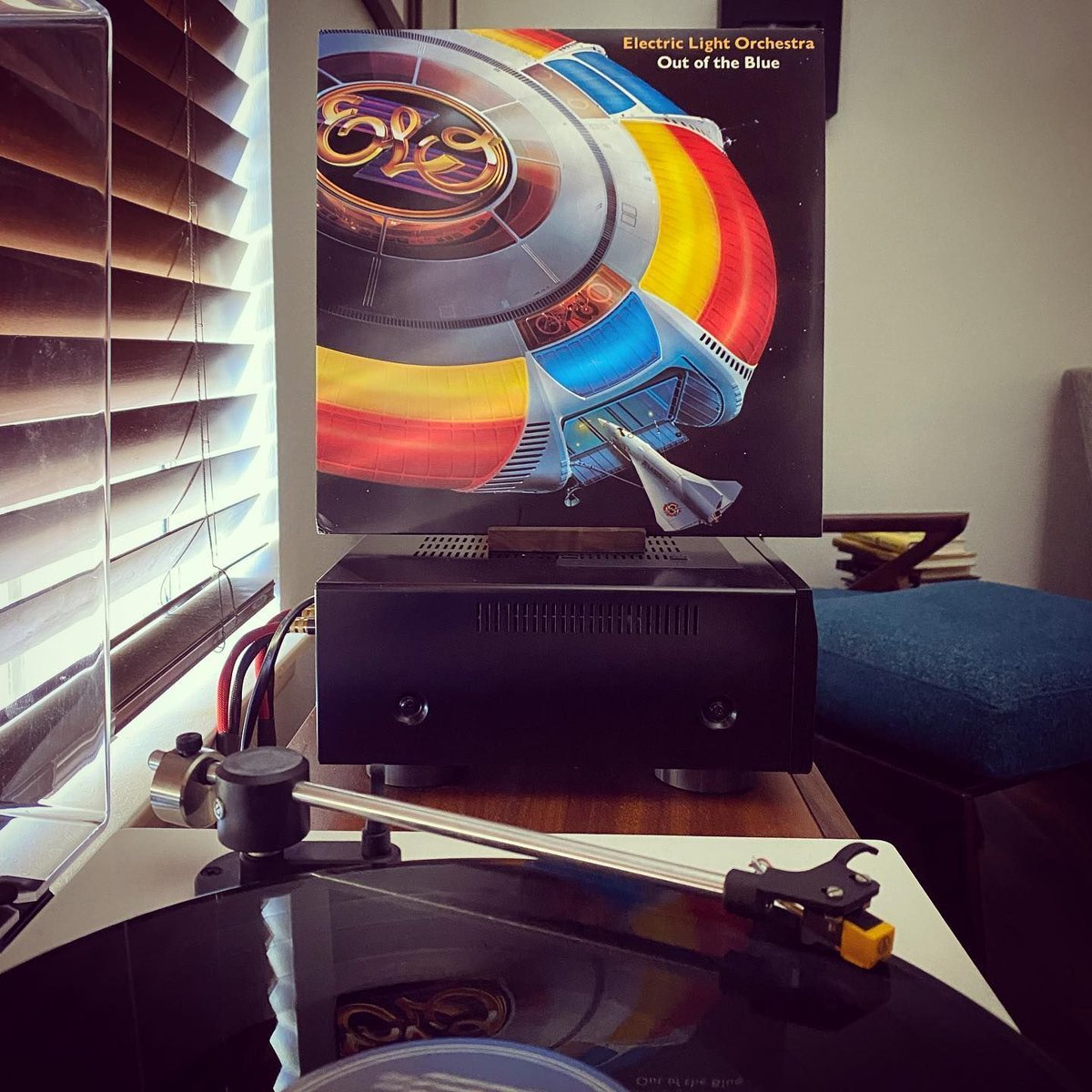 Floating on a cloud of classic tunes with Electric Light Orchestra's 'Out of the Blue' 🎼🌈✨ 

📸 ig: auralcandy 

#lovevinyl #vinylmusic #vinylcollectors #vinyllife #recordcollectionpost #recordlover #igvinyl #recordscollection #recordscollector #vinylrecords #instarecords
