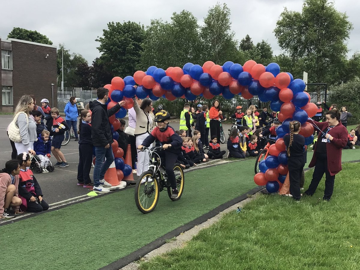 ‘ Lá Rothar’ What a day! Our ‘Bike to School Launch’ &amp; opening of our new ‘Bike Rack’ by Deputy Lord Mayor SDCC supported by our PTA, parents, pupils, teachers &amp; SDCC👏👏🙌. #cyclingireland
#greenschools
#BikeWeek2024
#RoadSafety
#CycleSafety
<a href="/RSAIreland/">RSA Ireland</a>
⁦<a href="/sdublincoco/">SDCC</a>⁩