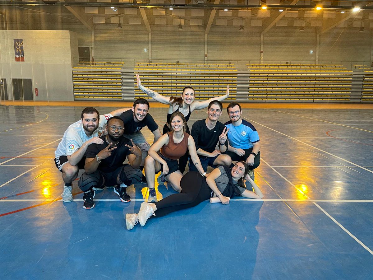 Team cardio-immuno <a href="/INSERMU1096/">EnVI lab</a> et u1234, représentant <a href="/univrouen/">Université de Rouen Normandie</a> vainqueur du tournois de dodgeball durant le challenge sportif "Normandie sport contre le cancer" merci @CampusSante76