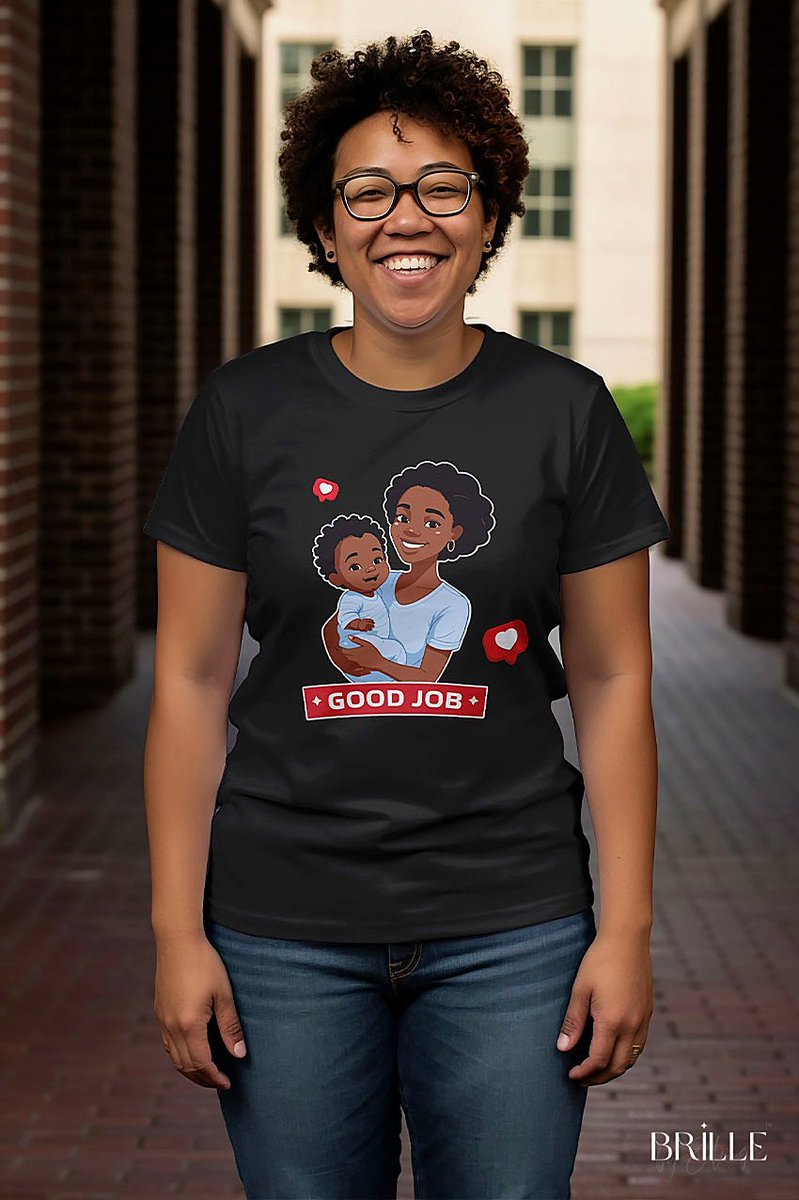 #Tgtwittos, une mère mérite d'être célébrée chaque jour 🥰
Mais le t-shirt GOOD JOB ne sera pas en promo tous les jours.
Ce magnifique sourire sur le visage de maman, c'est maintenant qu'il se décide ! 🫵🏾
Passe donc ta commande et retweet si tu valides >> bit.ly/GoodJob24