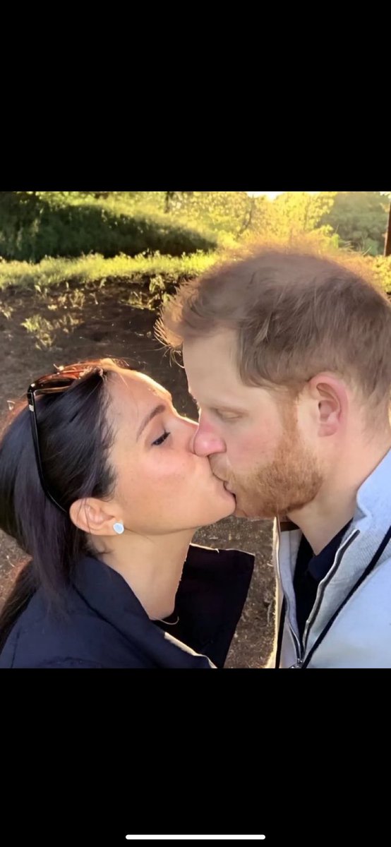 H is getting a drinkers nose, look how red it is, and his ears are the same, plus she's even pushing it further towards the camera as she 'kisses' him! She's devaluing him at every turn now, next will be the discard and dump...he looks really unwell now tbh... @KensingtonRoyal