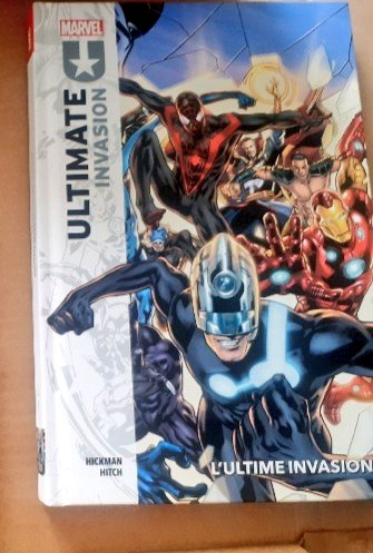 fisto_sr's tweet image. 📦📚💥
La réception @paninicomicsfra du jour qui me permettra de voir ce que vaut ce nouvel univers Ultimate de @marvel signé par Jonathan Hickman &amp;amp; @THEBRYANHITCH ! 
#Ultimate #Marvel #UltimateInvasion