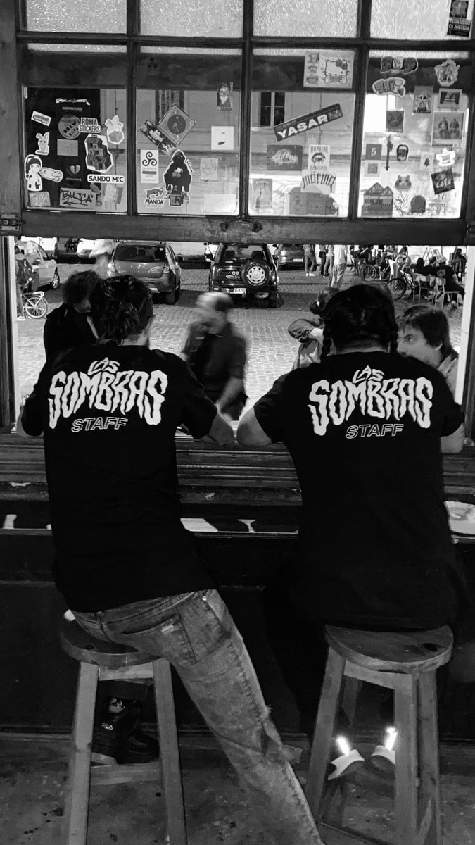 En menos de un mes <a href="/las_sombras_/">Las Sombras</a> se proyectan en <a href="/NicetoClub/">Niceto Club</a> .
Abre Camionero
Entradas anticipadas y remeritas B&amp;W en link de bio 
#LasSombras #MafiaDiscos