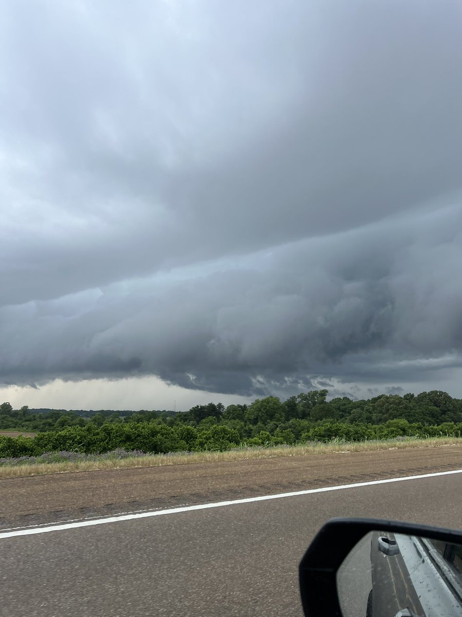 FederalHog2011's tweet image. What kind of clouds are these? @ryanvaughan #forrestcity