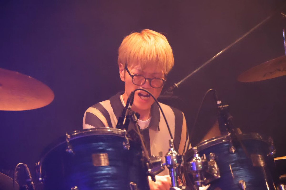 atsuya_su4's tweet photo. 【DDeZ ライブ予定続報】
こんなに早く告知、初めてかな💦

6/9(日)荻窪クラブドクター
8/4(日)下北沢BREATH
9/8(日)高円寺Club Roots

夏の日曜、遊び捲ろうぜ～🎤🎸🥁
よろしくです🎶

photo by kouichi kaneko
等身大のままにありがとう！

 #荻窪クラブドクター #下北沢breath #高円寺clubroots https://t.co/dZQMC3A14X