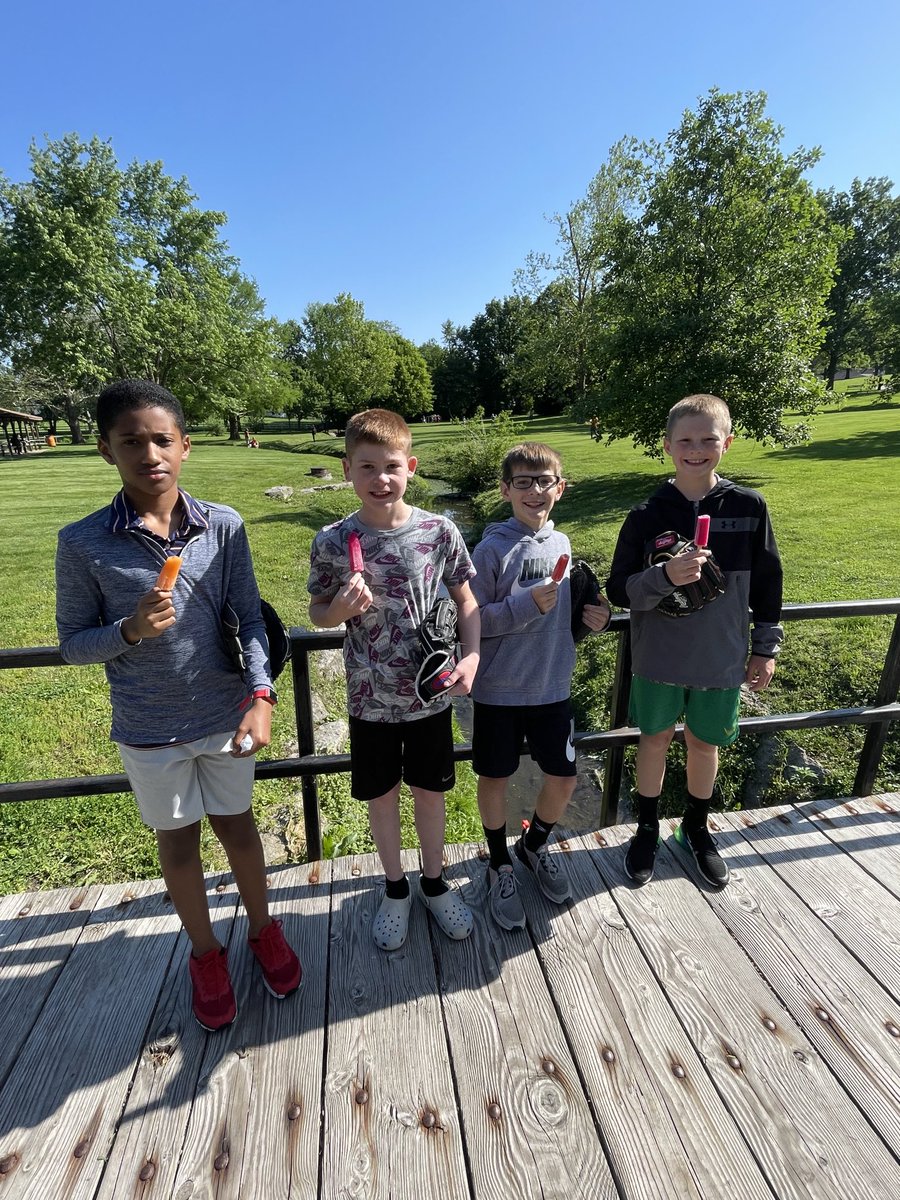 KlotzkKlotz's tweet image. MMS 5th grade picnic = an enjoyable day w/ awesome students #SpoofhoundPride