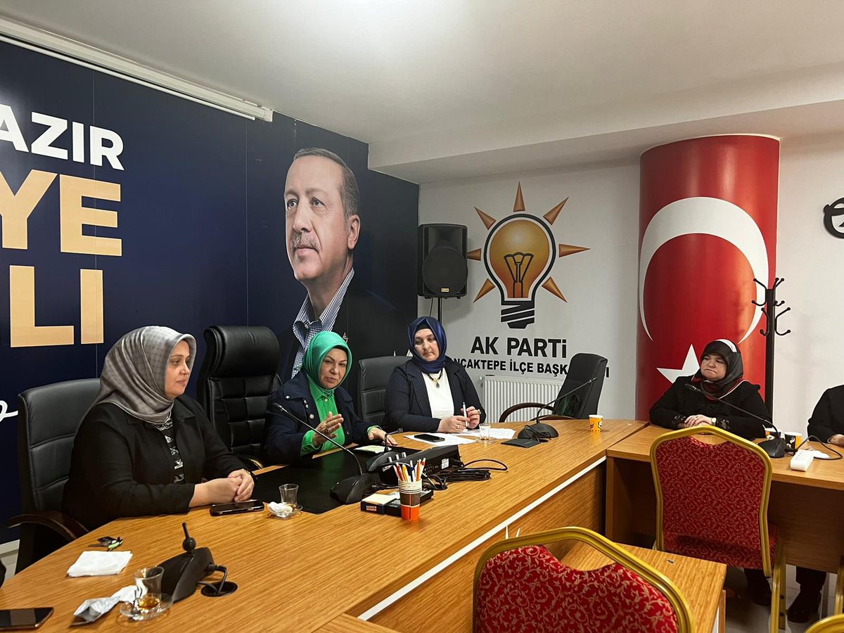 SeymaDgc's tweet photo. AK Parti İlçe Kadın Kolları Yönetim Kurulu Toplantısı'na katılarak Kadın Kolları üyelerimizle istişarede bulunduk. Kendilerine görevlerinde muvaffakiyetler diliyorum.
@sefanurakcaa 
@akkdnsancaktepe https://t.co/qTYlIHZr4O