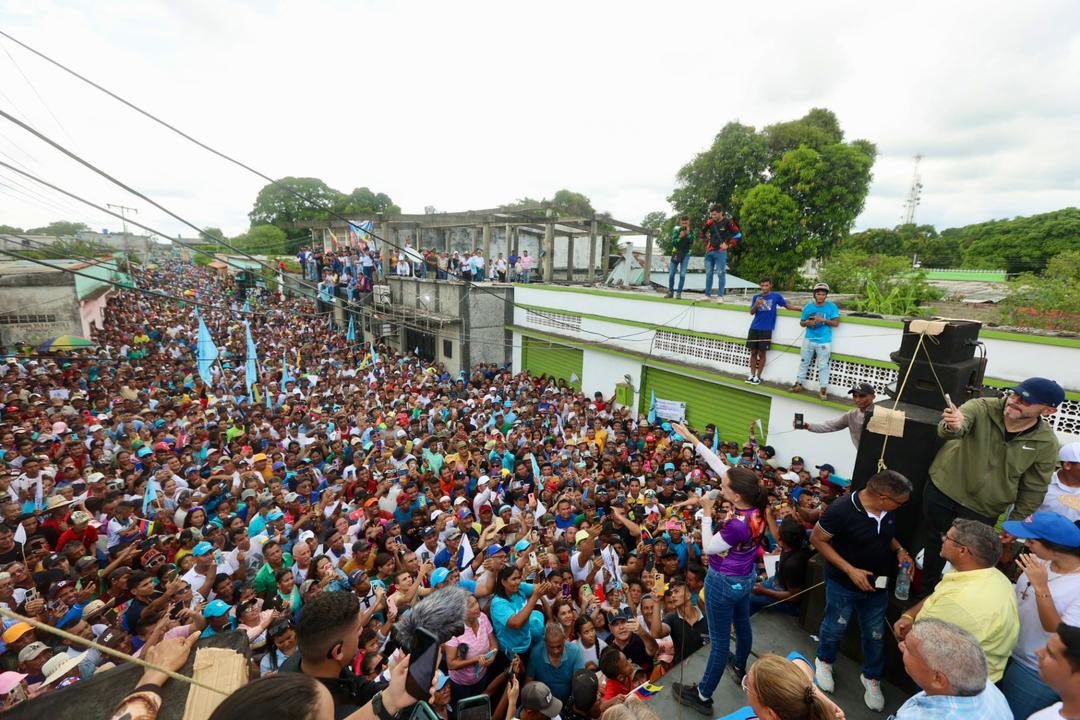 ReporteYa's tweet photo. #22May #Apure #MariaCorina #EleccionesVe 
@MariaCorinaYA: "Comenzamos este recorrido por el gran estado Apure y así respondió Achaguas!! 

Esto no lo para nadie. 
El 28 de julio, con @EdmundoGU,VAMOS A GANAR!" https://t.co/3WW47afGf1