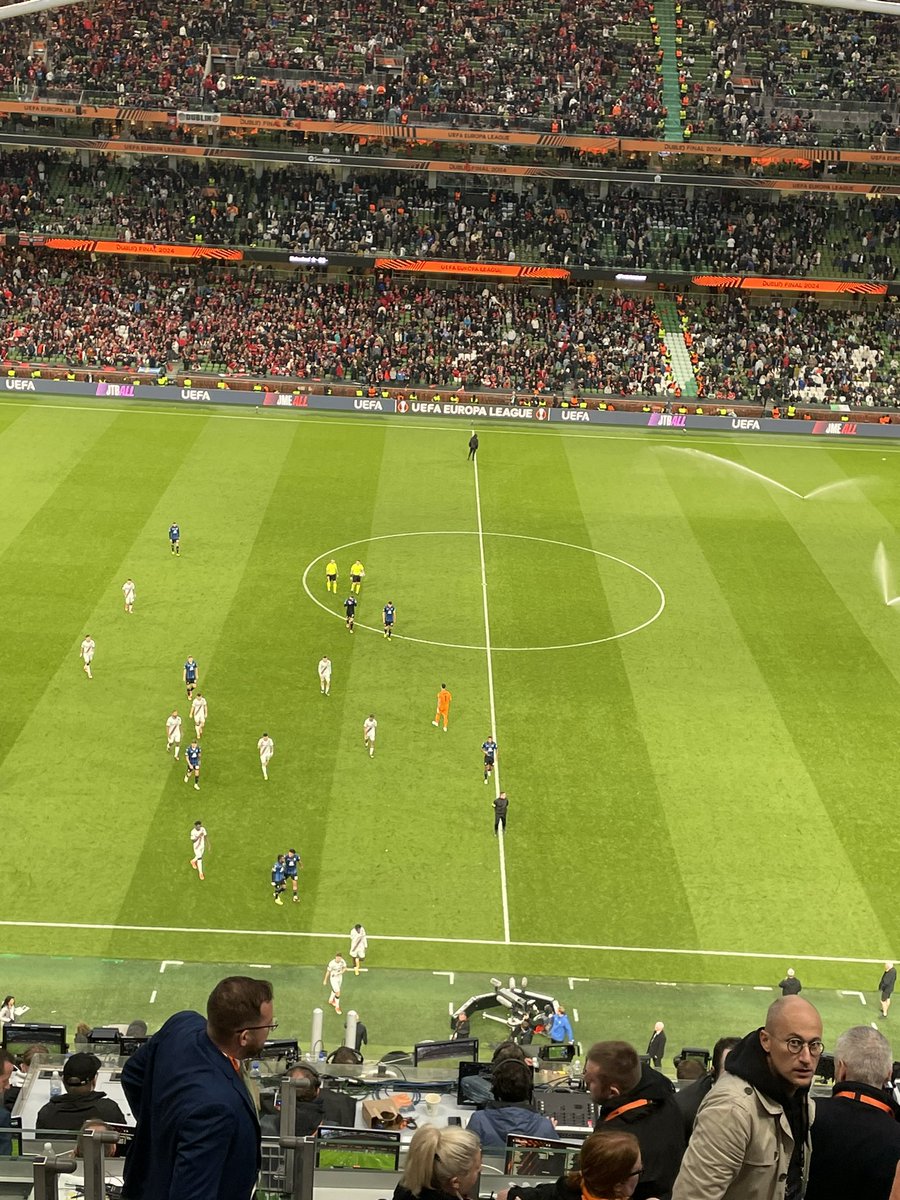 ransport's tweet photo. Halbzeit in #Dublin. #Leverkusen liegt 0:2 hinten - und das hochverdient. Aber es gibt ja noch eine zweite Halbzeit …
#ranFussball #UEL #UELFinale #ATAB04 https://t.co/8FMj1jfiQQ