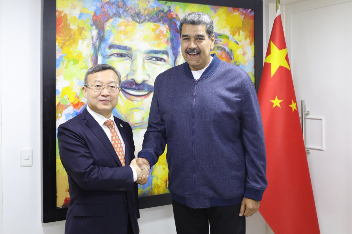 #Noticia 📰 | Presidente Maduro sostiene encuentro con delegación de Comercio Internacional de China ➡️ goo.su/YKiwOnA