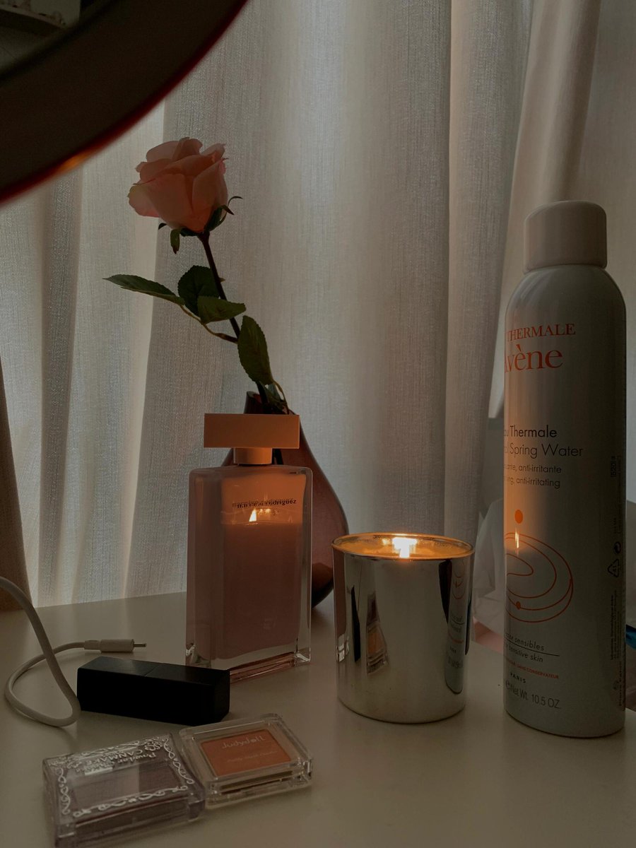 johnxtren's tweet image. night time🌛｜The small world at night belongs to me