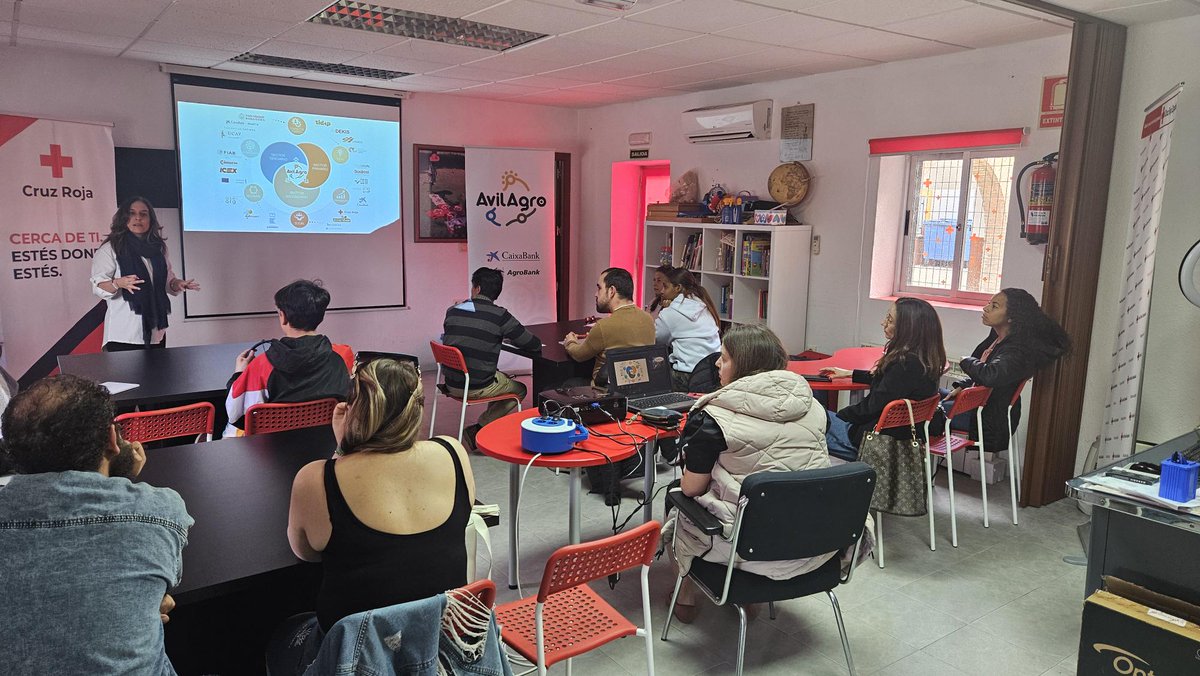 creavila's tweet photo. #PlanEmpleo #Arévalo #Emple-habilidad.
Dentro del programa Activando Emple-Habilidad se ha impartido un taller en Arévalo por parte de Lorena Martín, de @Avilagro para hablarnos de la asociación de empresas de industria agroalimentaria.
Financiado por JCyL, FSE y @msocialgob. https://t.co/F35atXDQcy