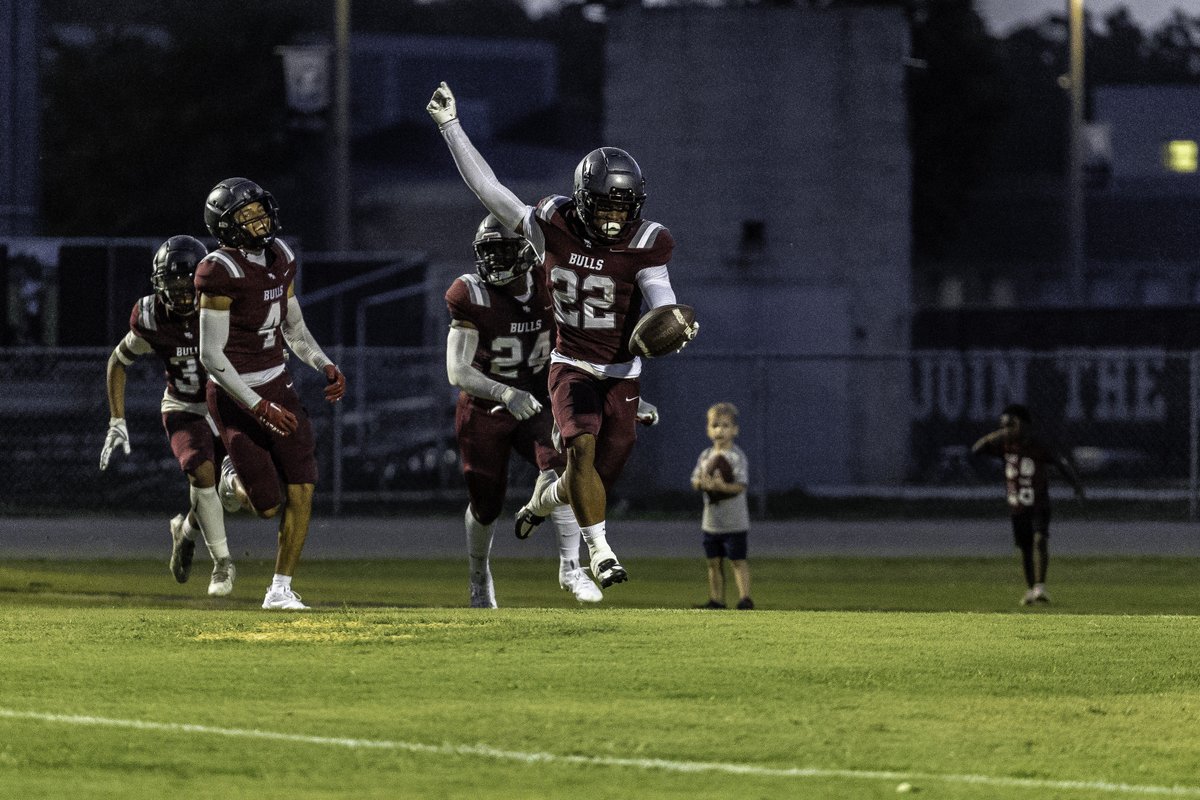 S-Tier pick-six celly!

#WiregrassFootball #GoBulls #RanchLife #HornsUP